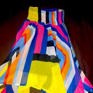 This beautiful scarf tub top dress is multiple color is fun to wear,